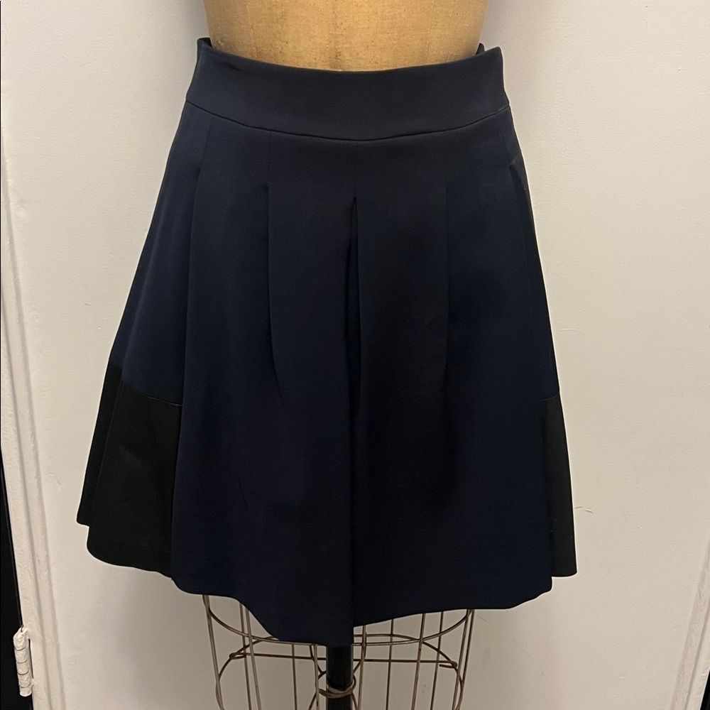 Vince Navy A-Line Part Pleat Leather Panel Mini-Skirt 0